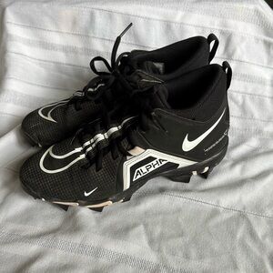 Nike Black and White Alpha Boys Football Cleats 5.5Y